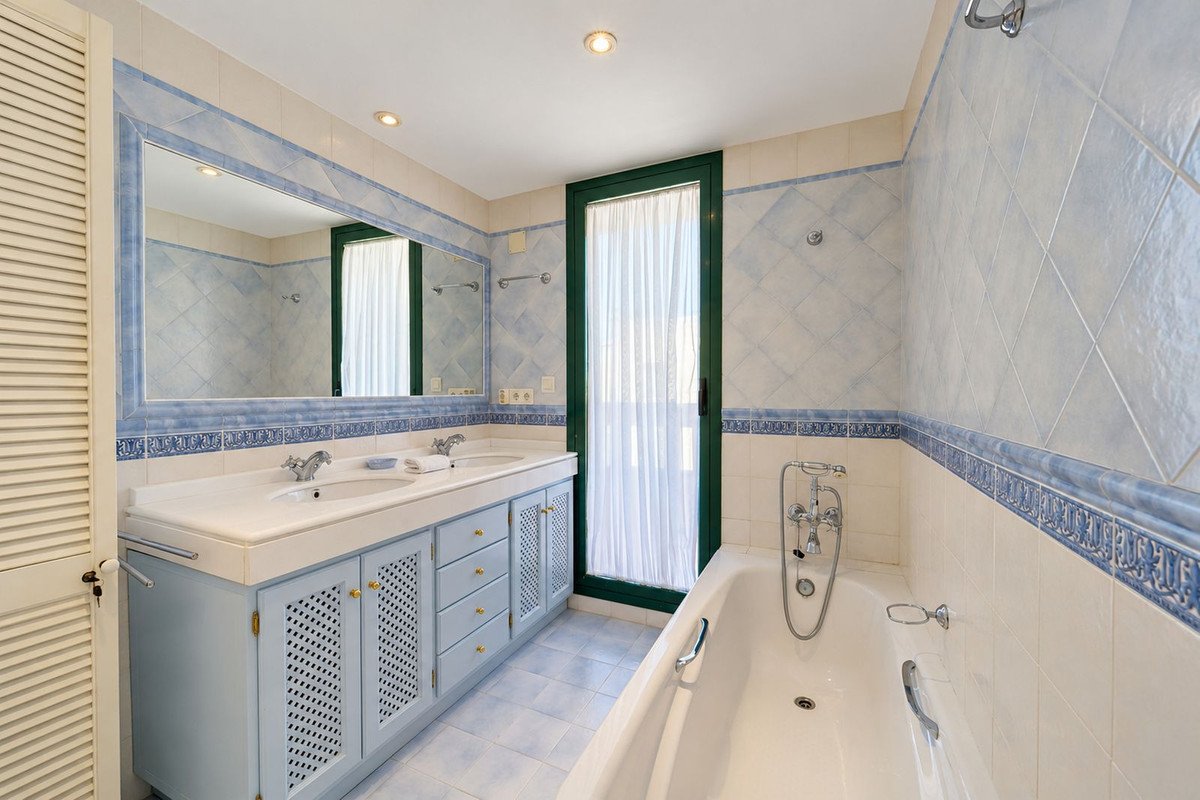 3 Bed Penthouse Duplex in Elviria