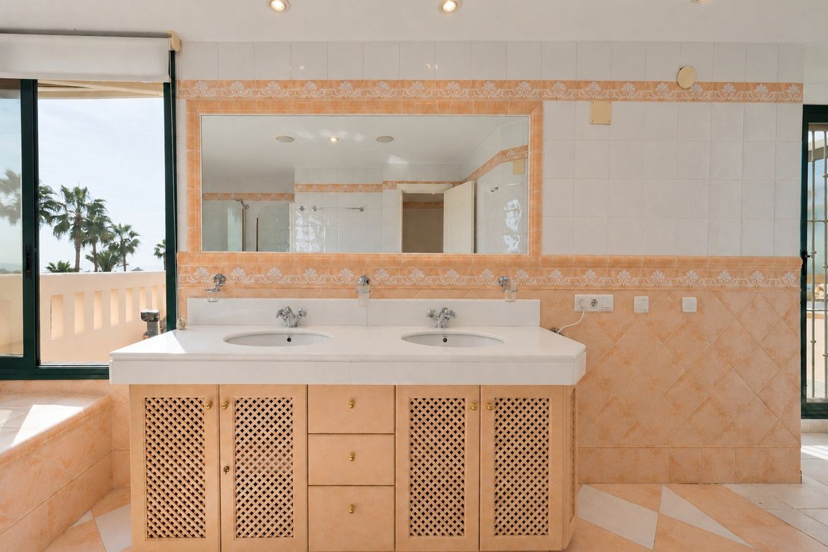 3 Bed Penthouse Duplex in Elviria