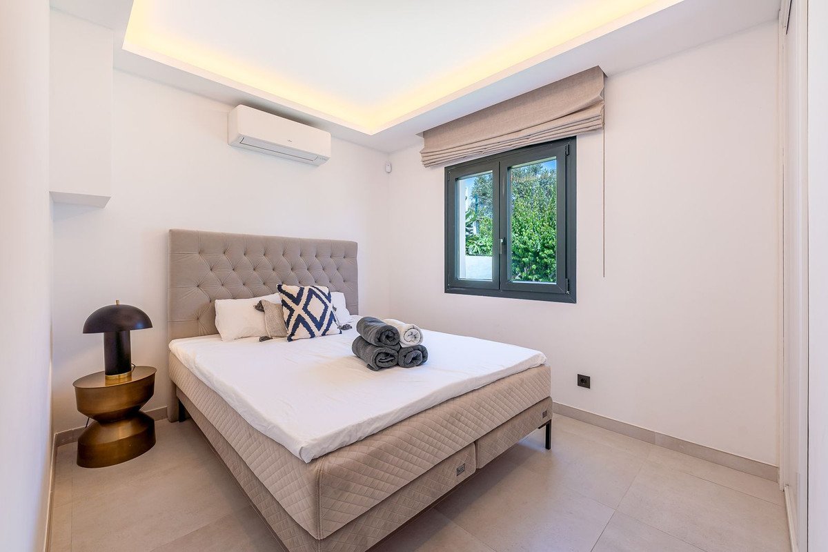4 Bed Detached Villa in Carib Playa