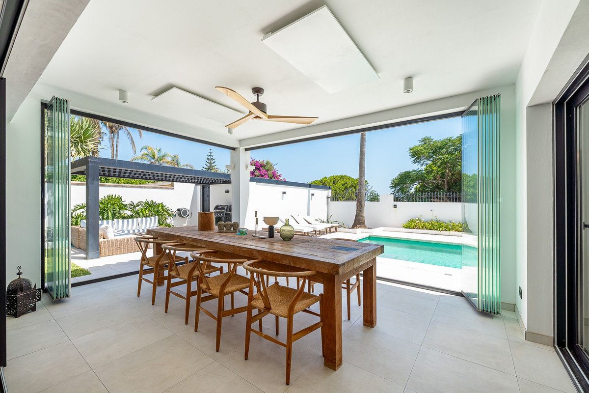 4 Bed Detached Villa in Carib Playa