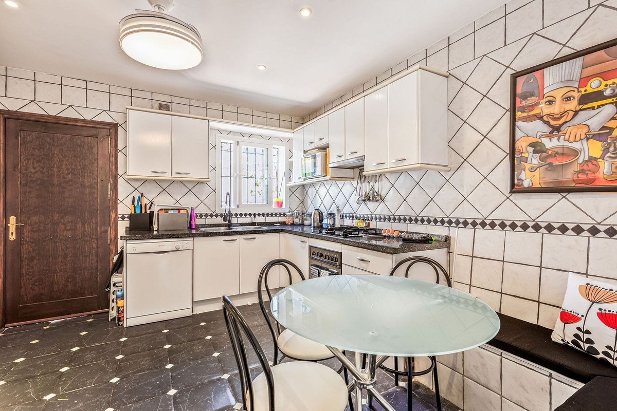 4 Bed Detached Villa in Costalita
