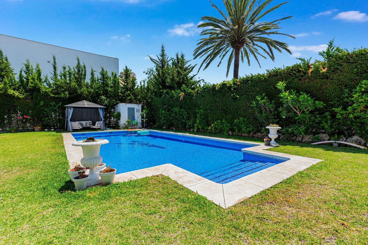 4 Bed Detached Villa in Costalita