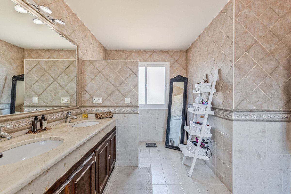 4 Bed Detached Villa in Costalita