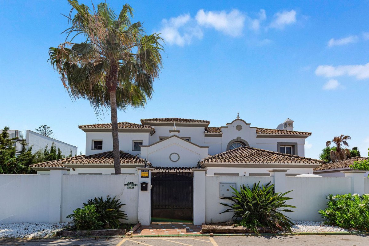 4 Bed Detached Villa in Costalita