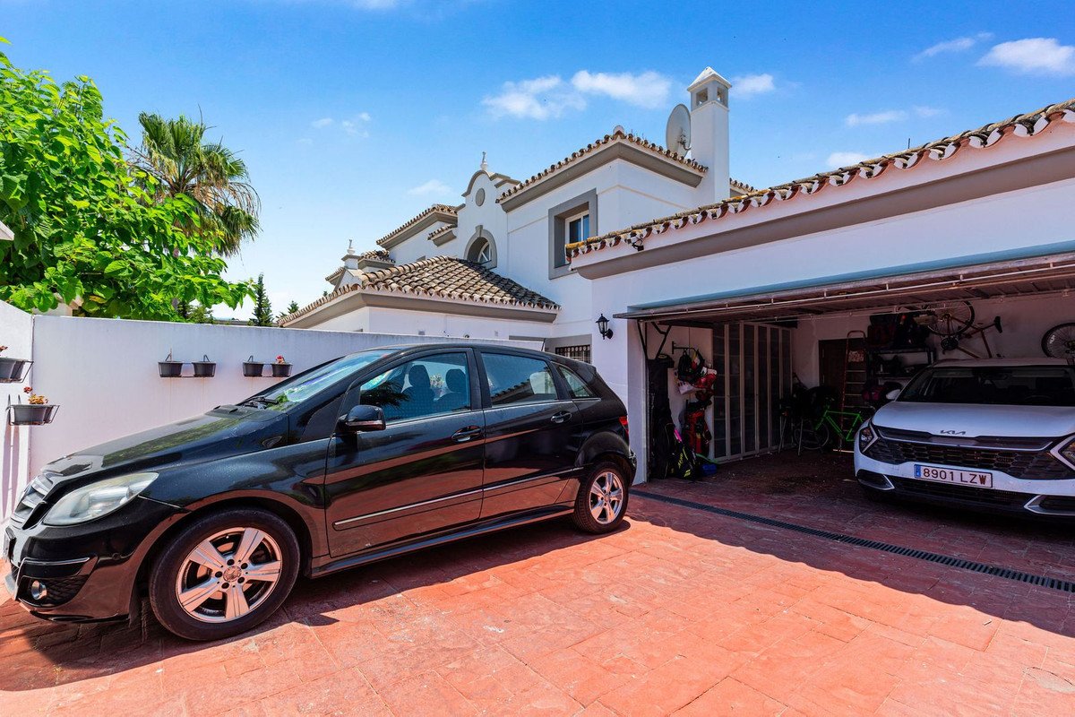 4 Bed Detached Villa in Costalita