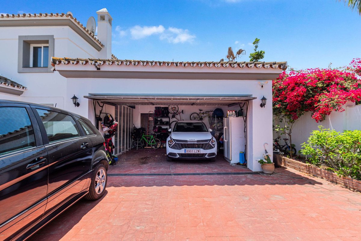 4 Bed Detached Villa in Costalita
