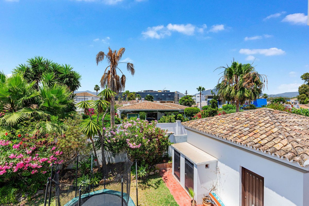 4 Bed Detached Villa in Costalita