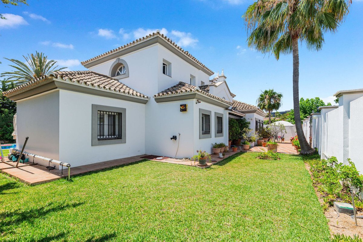 4 Bed Detached Villa in Costalita