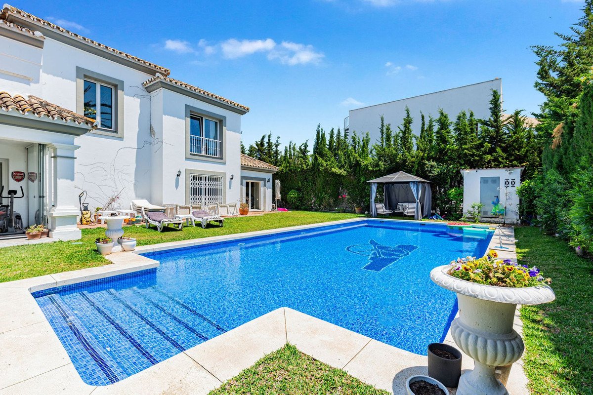 4 Bed Detached Villa in Costalita