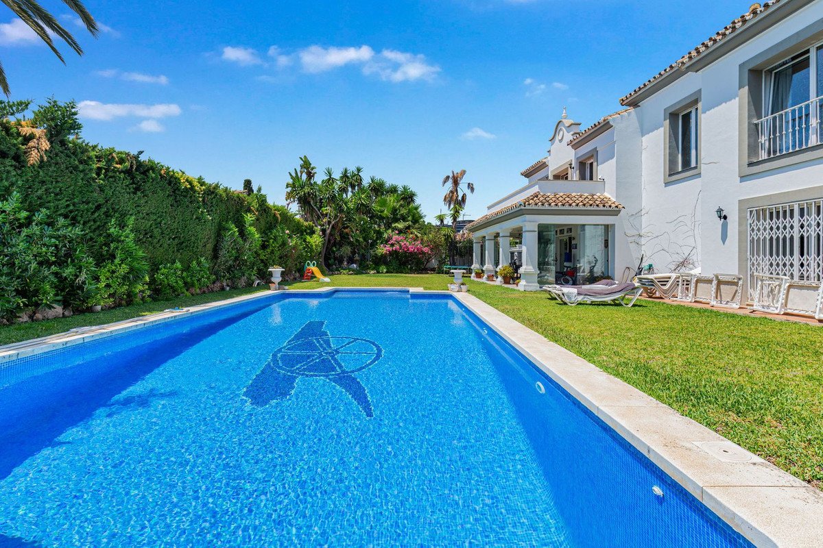 4 Bed Detached Villa in Costalita