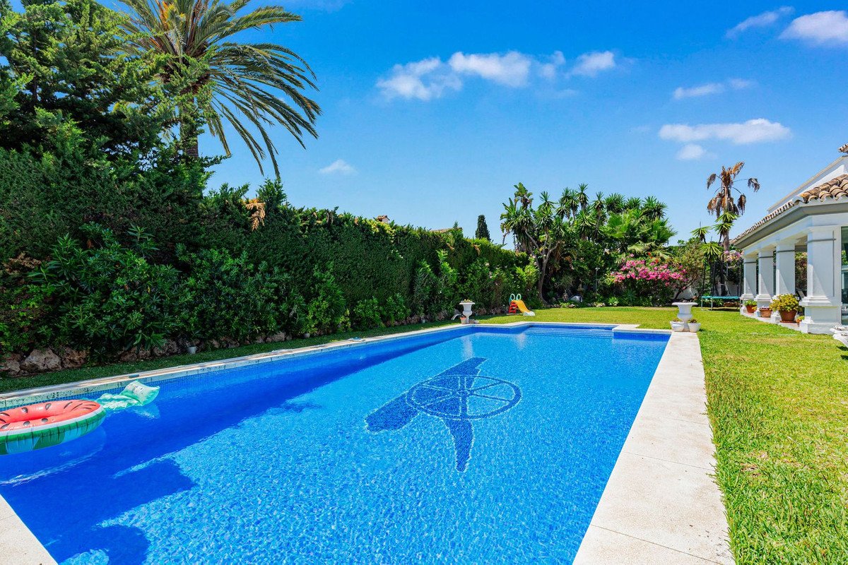 4 Bed Detached Villa in Costalita