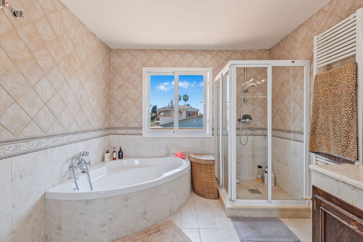 4 Bed Detached Villa in Costalita