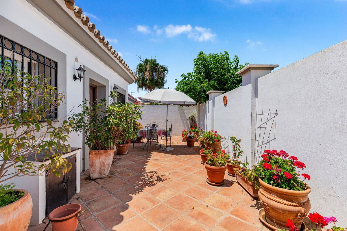 4 Bed Detached Villa in Costalita