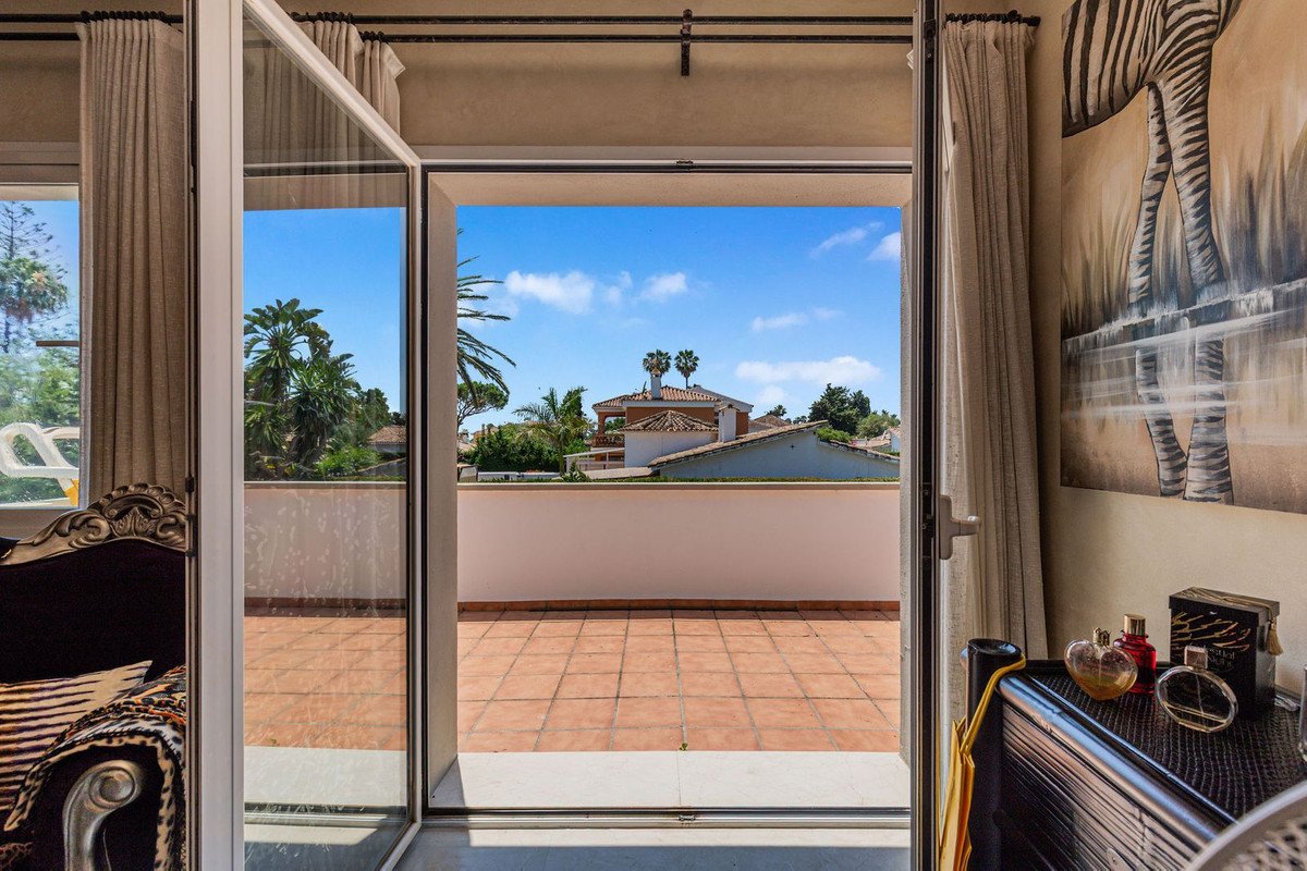 4 Bed Detached Villa in Costalita