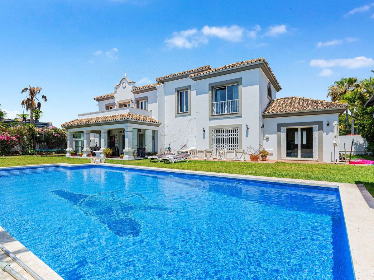 4 Bed Detached Villa in Costalita