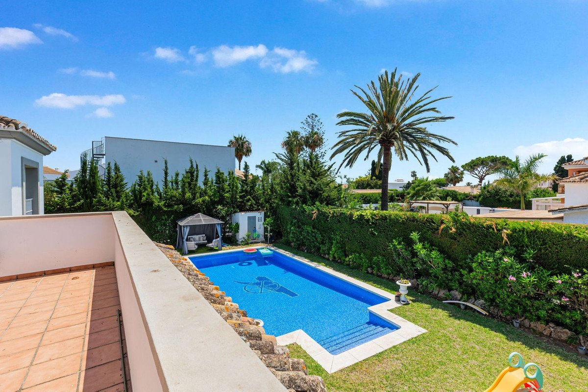 4 Bed Detached Villa in Costalita