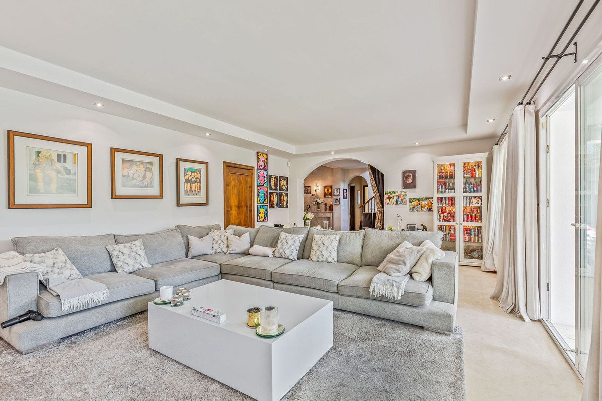 4 Bed Detached Villa in Costalita