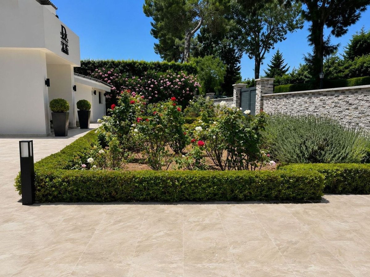 5 Bed Detached Villa in Sotogrande