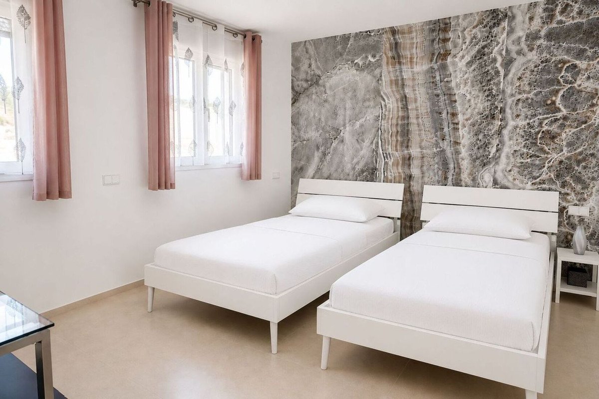 5 Bed Detached Villa in Sotogrande