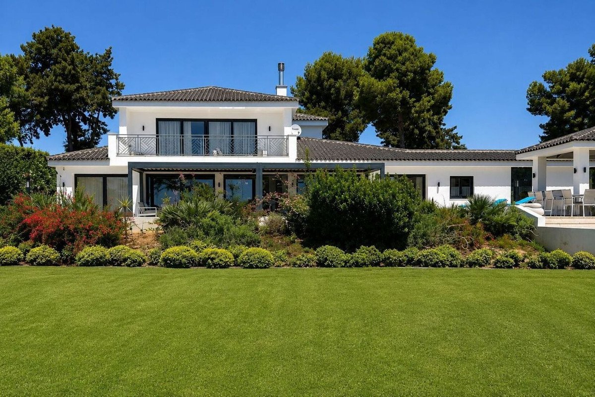 5 Bed Detached Villa in Sotogrande