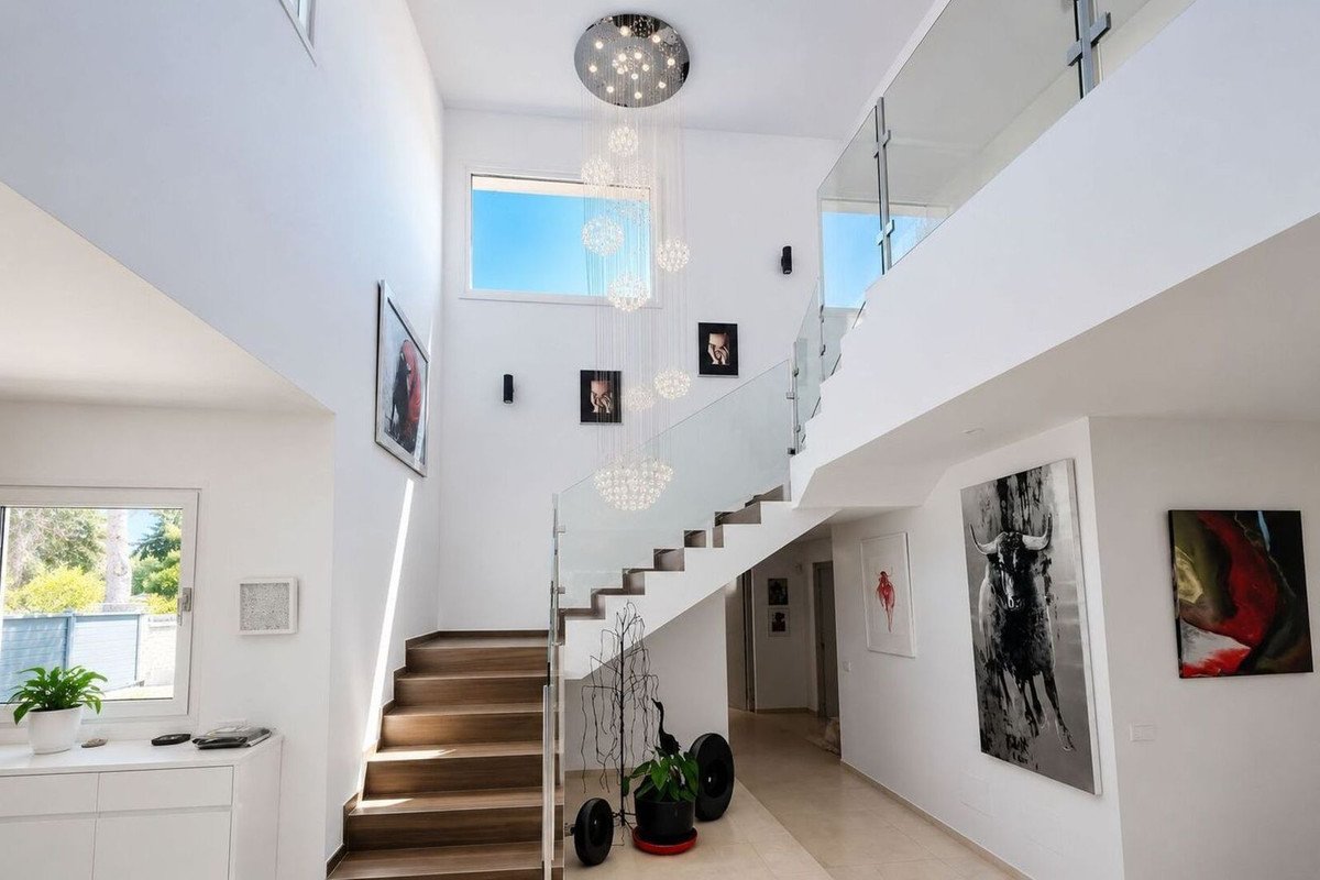 5 Bed Detached Villa in Sotogrande
