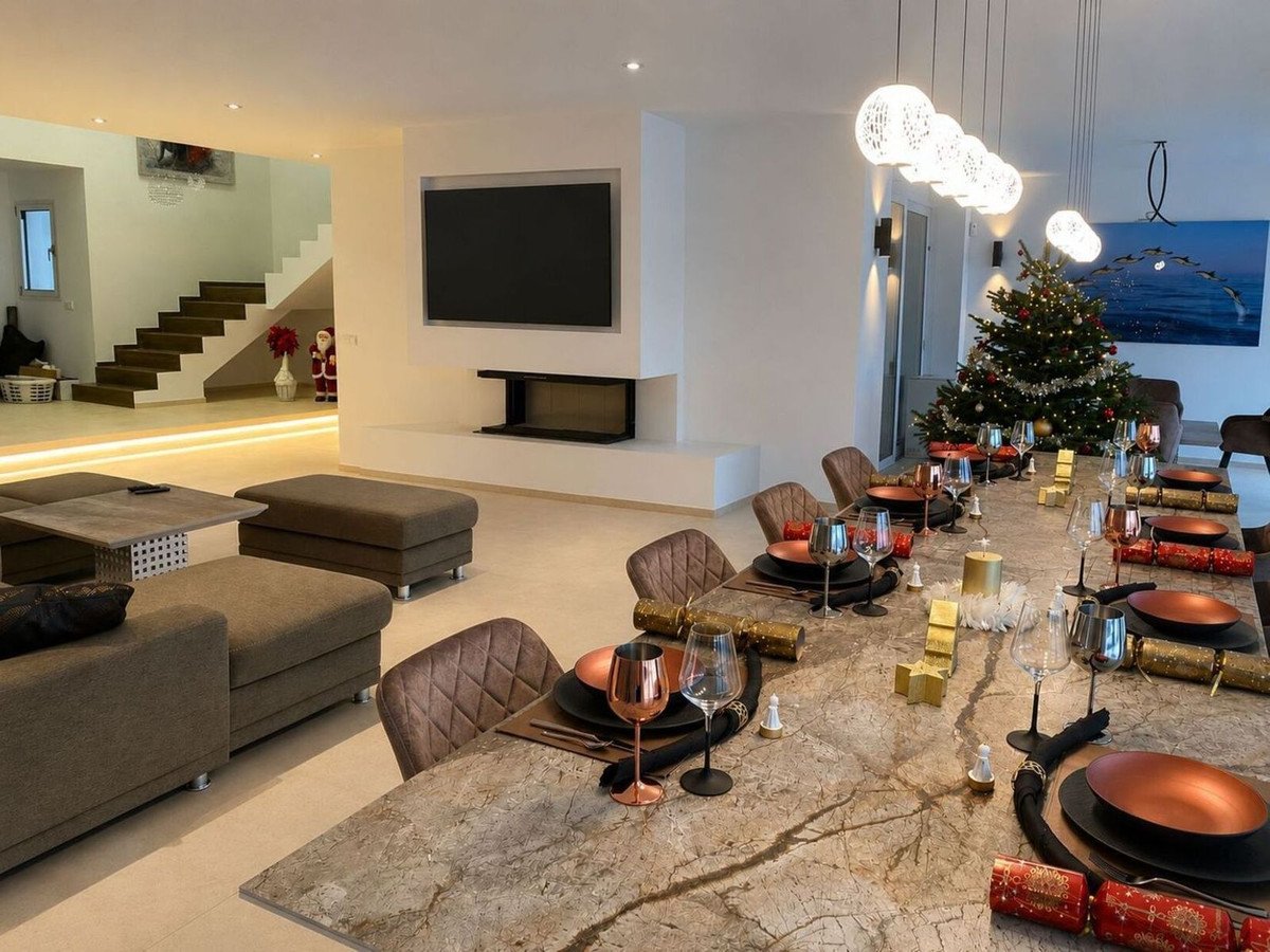 5 Bed Detached Villa in Sotogrande