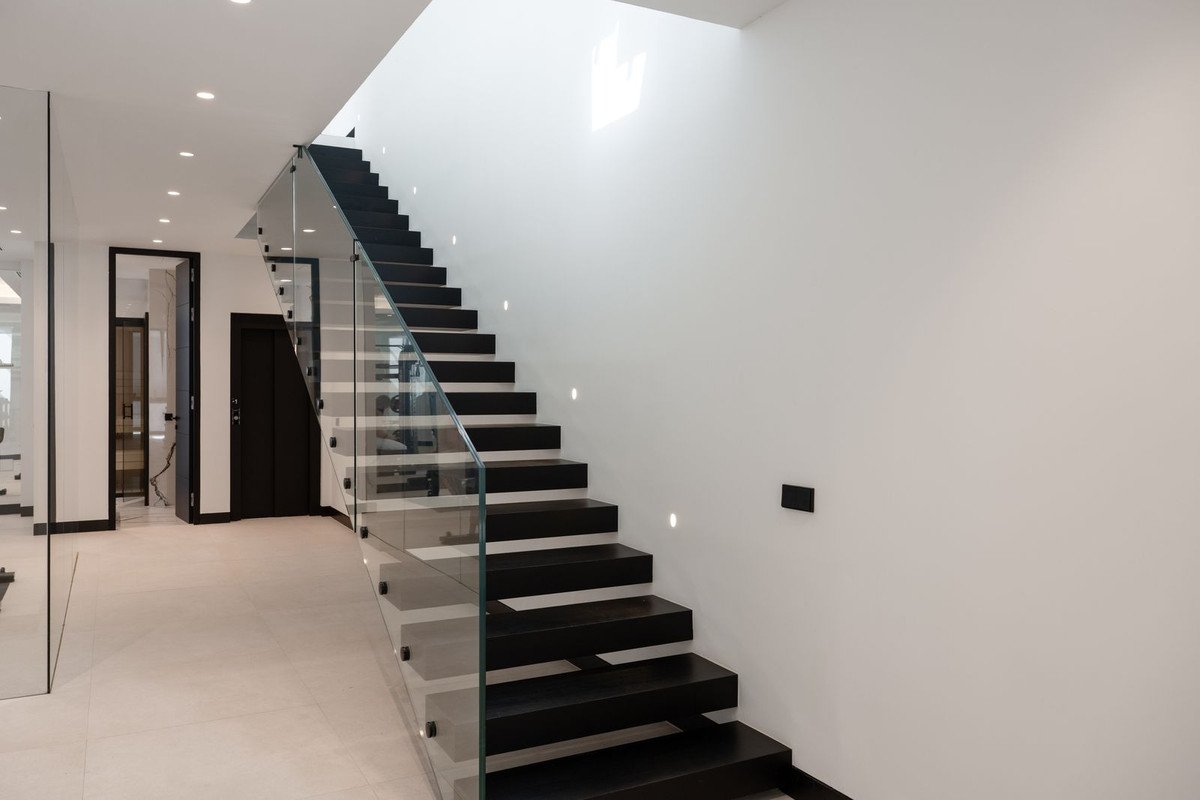 5 Bed Detached Villa in Marbella