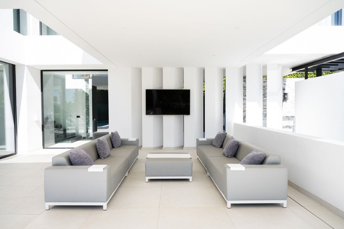 5 Bed Detached Villa in Marbella