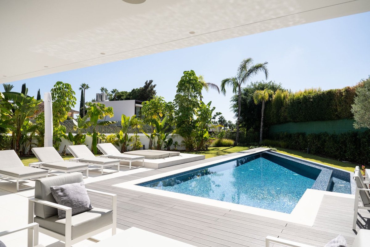 5 Bed Detached Villa in Marbella