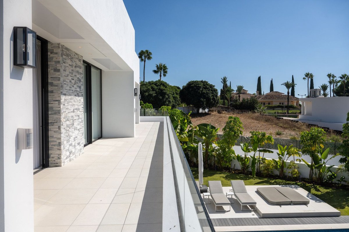 5 Bed Detached Villa in Marbella
