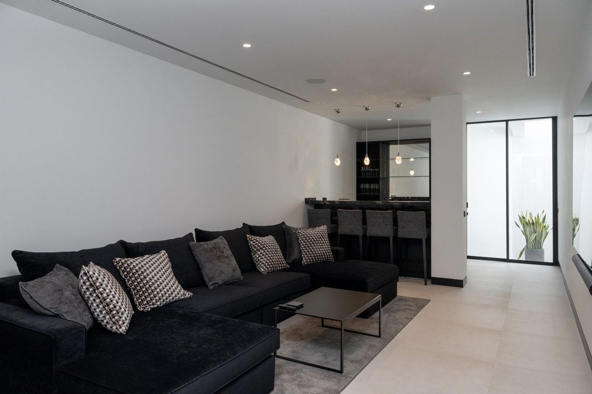 5 Bed Detached Villa in Marbella