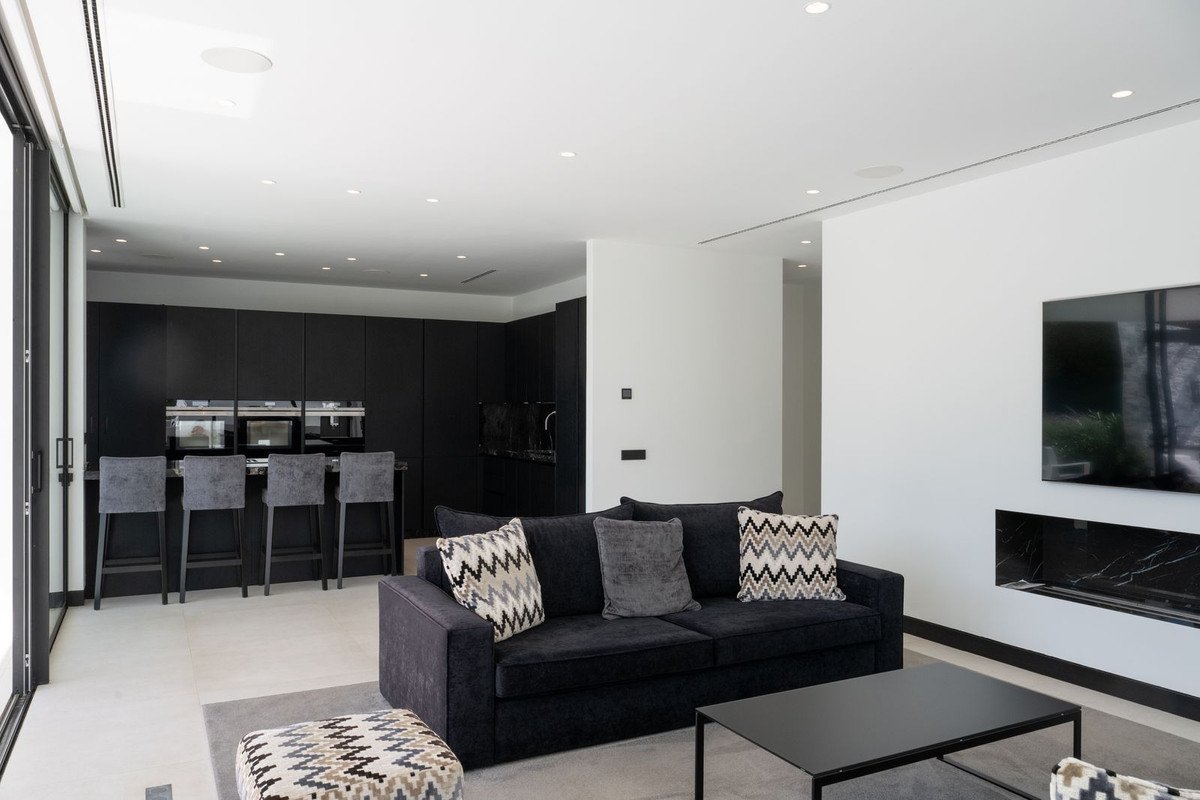 5 Bed Detached Villa in Marbella