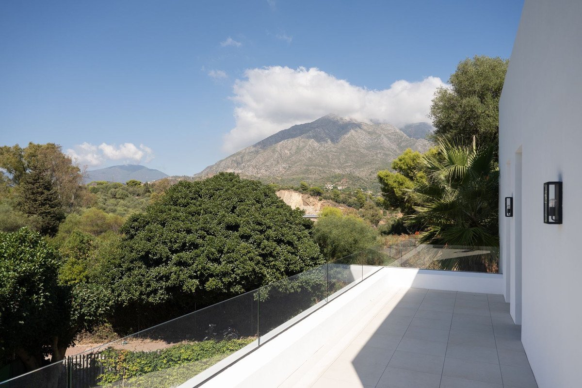 5 Bed Detached Villa in Marbella