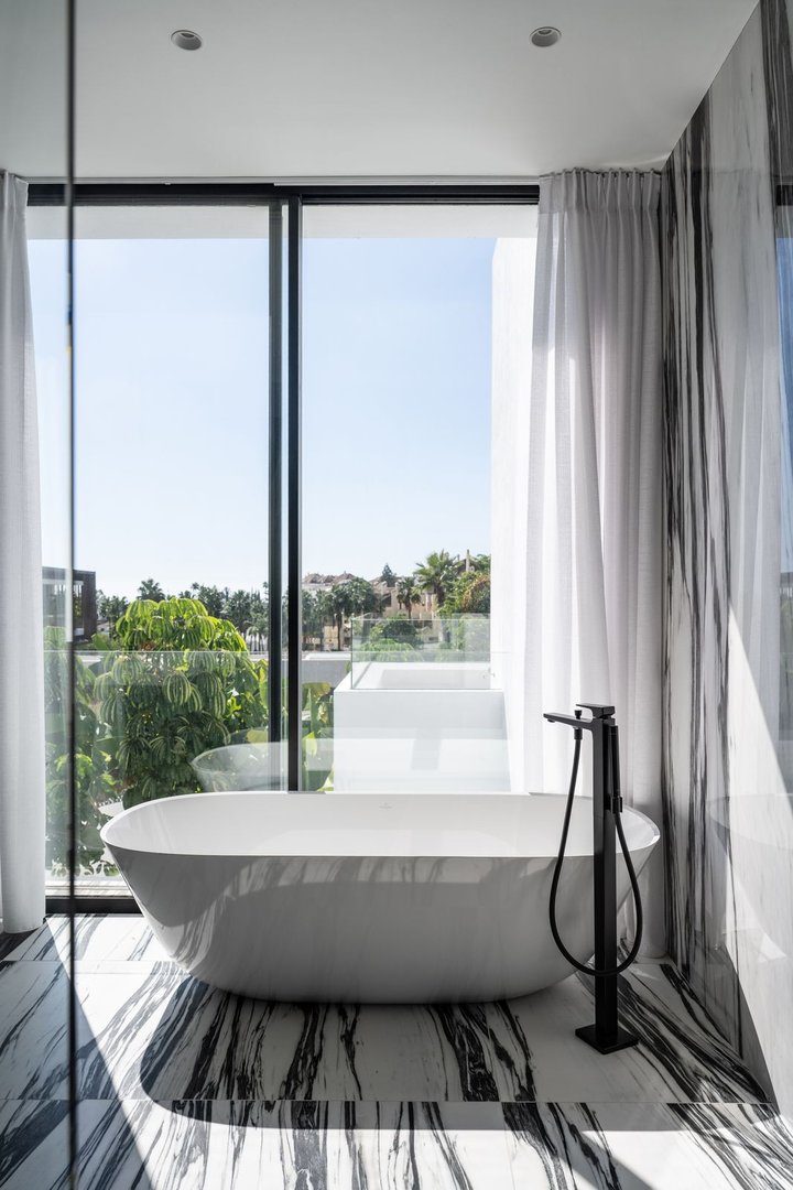 5 Bed Detached Villa in Marbella
