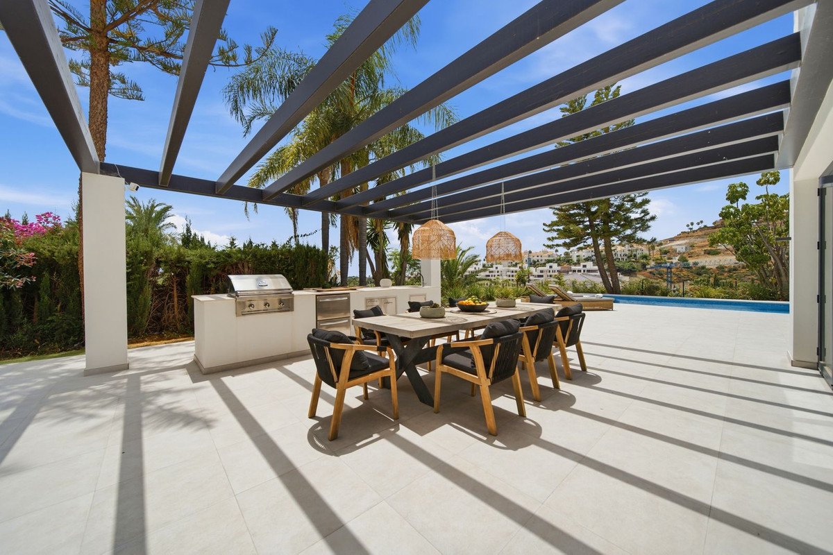 5 Bed Detached Villa in Benahavís