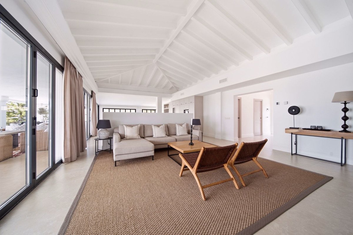 5 Bed Detached Villa in Benahavís