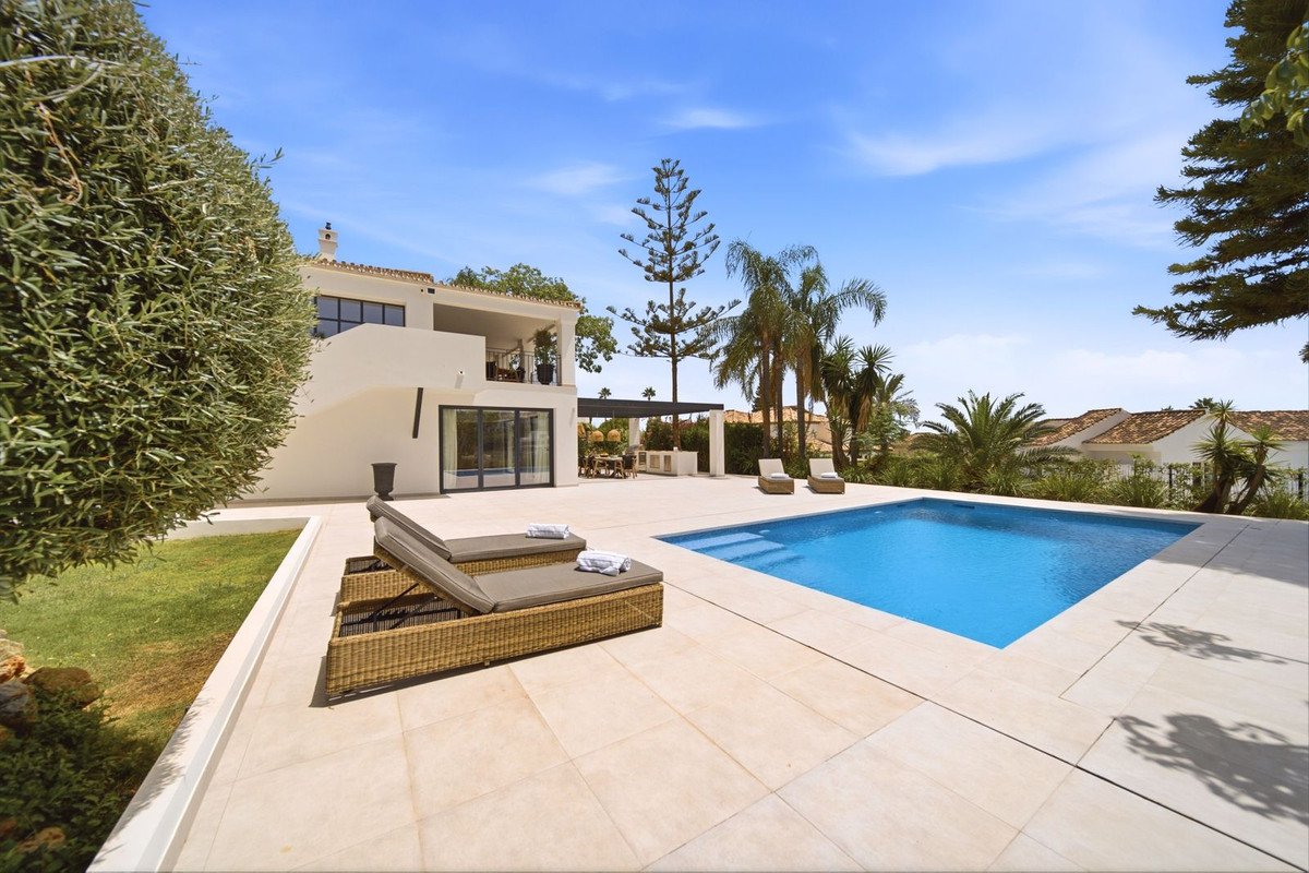 5 Bed Detached Villa in Benahavís
