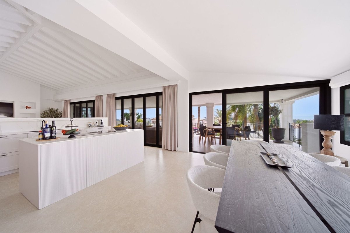 5 Bed Detached Villa in Benahavís
