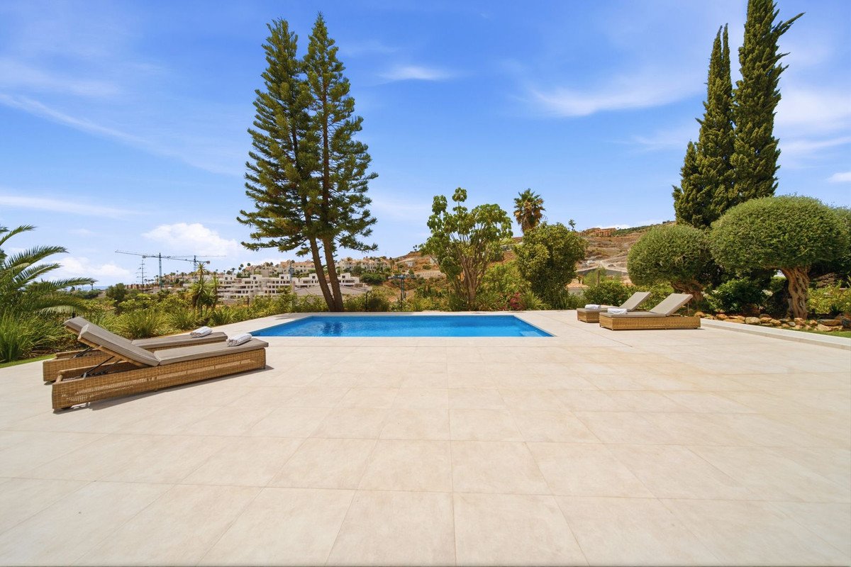 5 Bed Detached Villa in Benahavís
