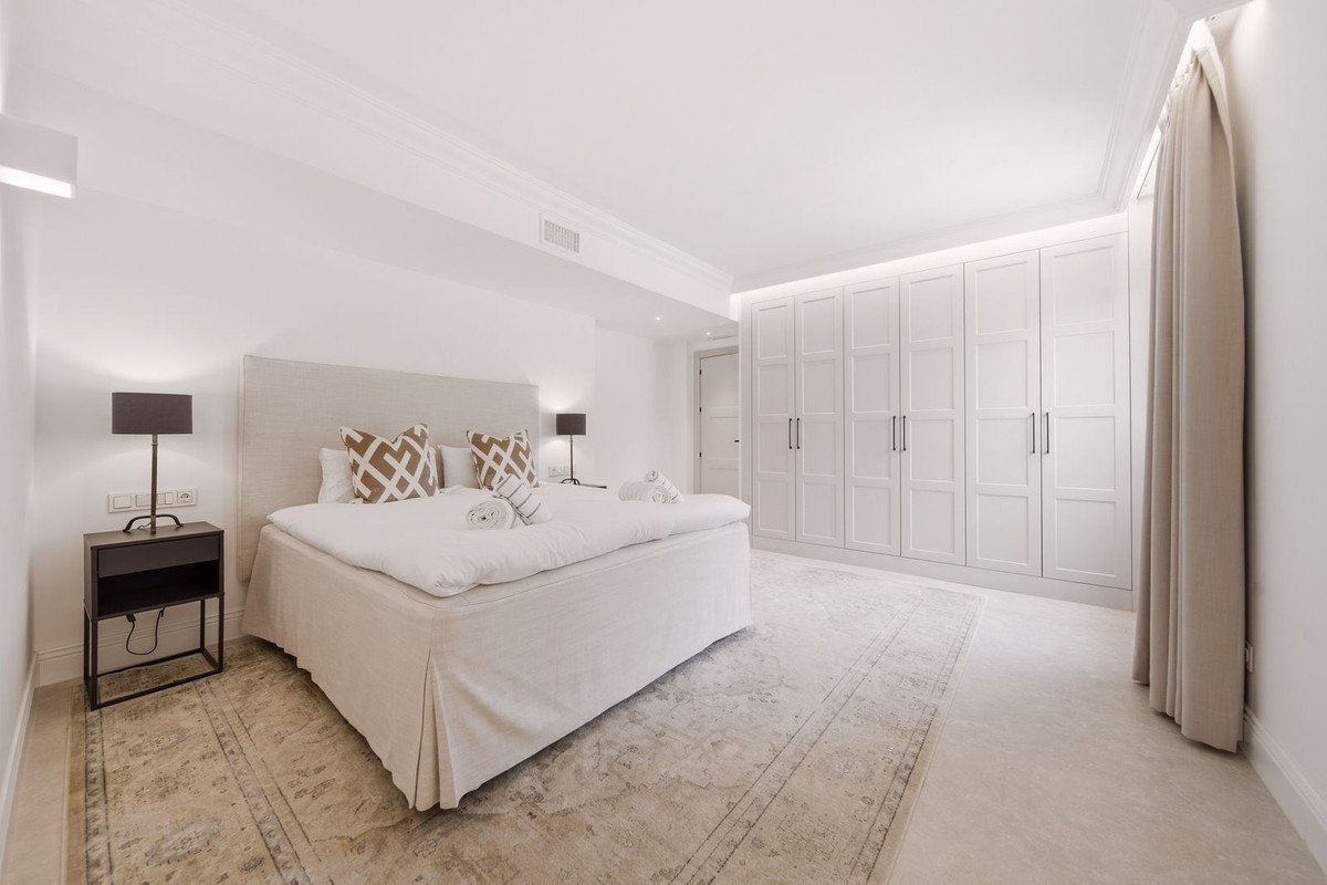 5 Bed Detached Villa in Benahavís