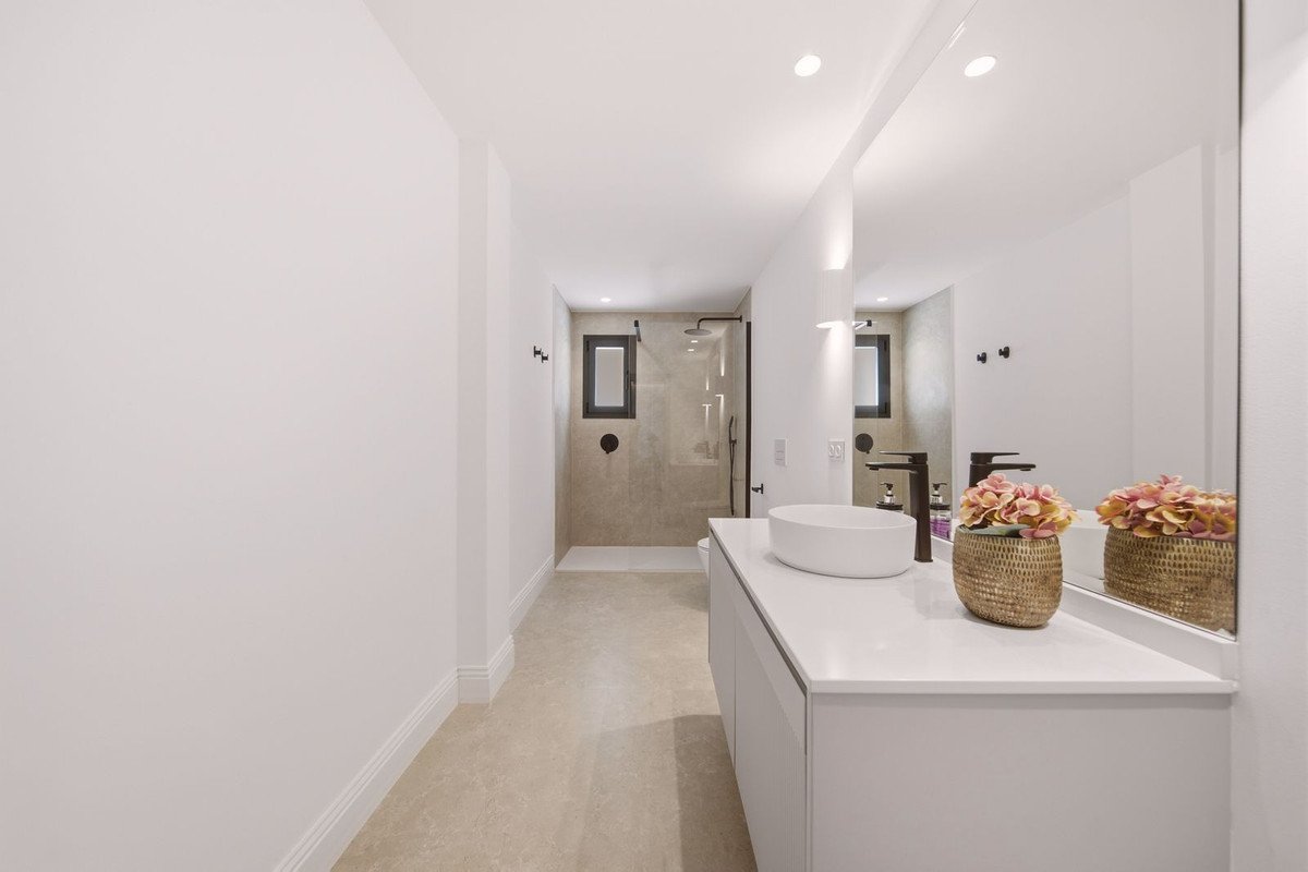 5 Bed Detached Villa in Benahavís