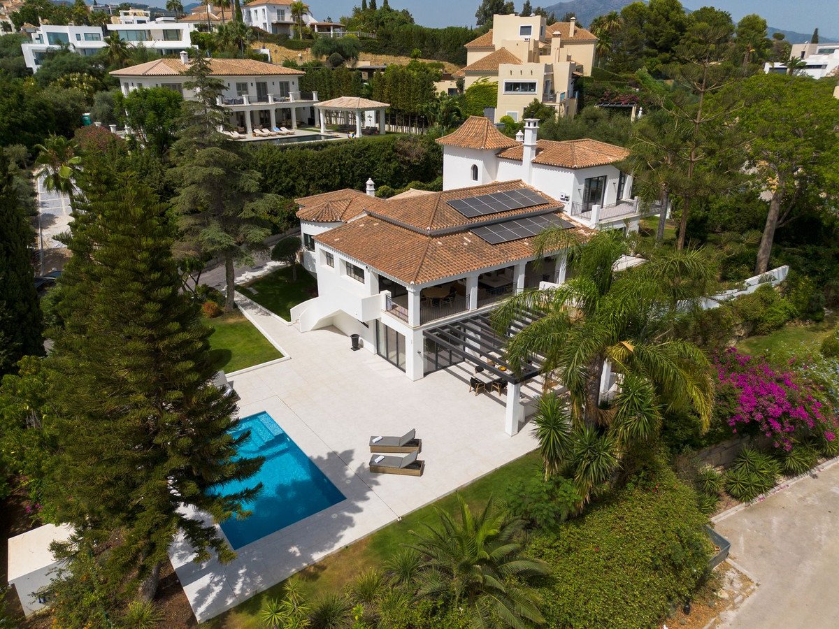 5 Bed Detached Villa in Benahavís