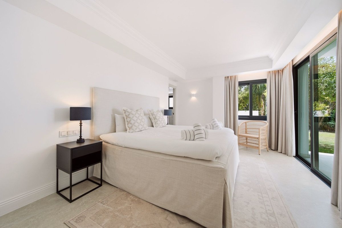 5 Bed Detached Villa in Benahavís