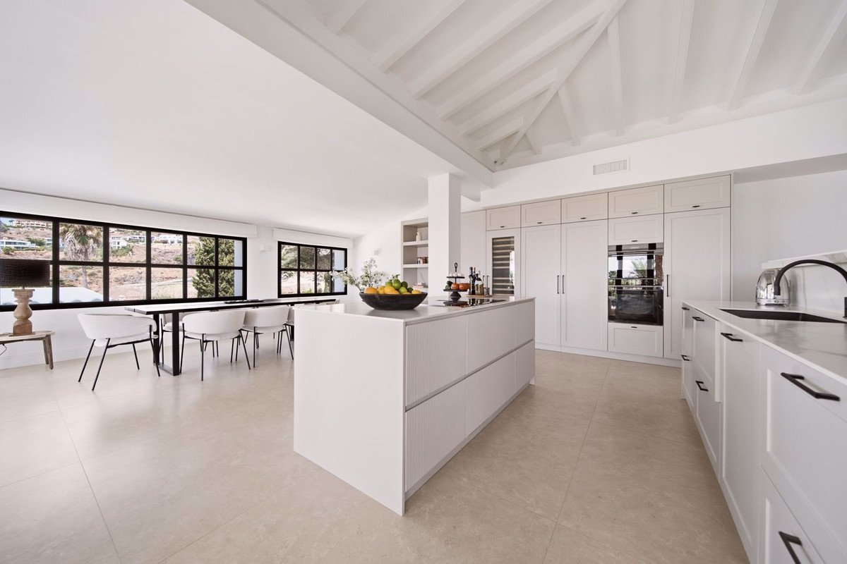 5 Bed Detached Villa in Benahavís