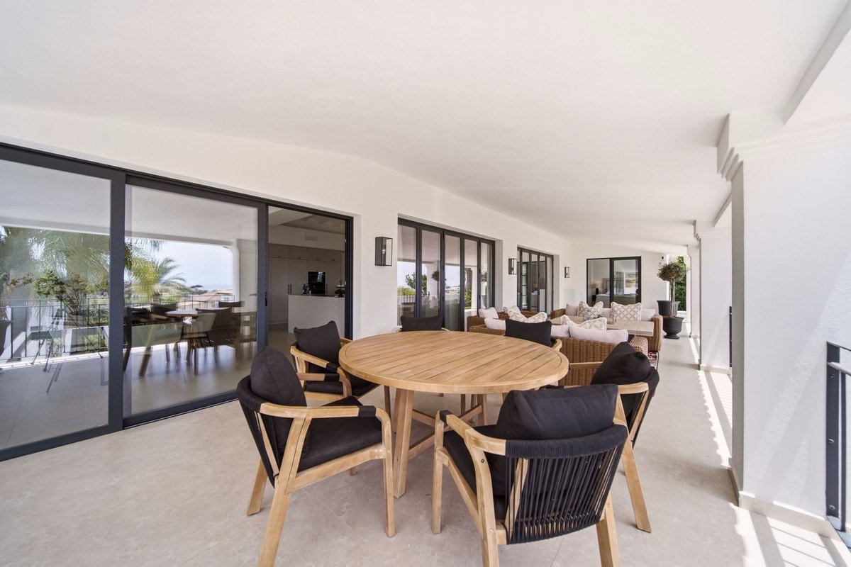 5 Bed Detached Villa in Benahavís