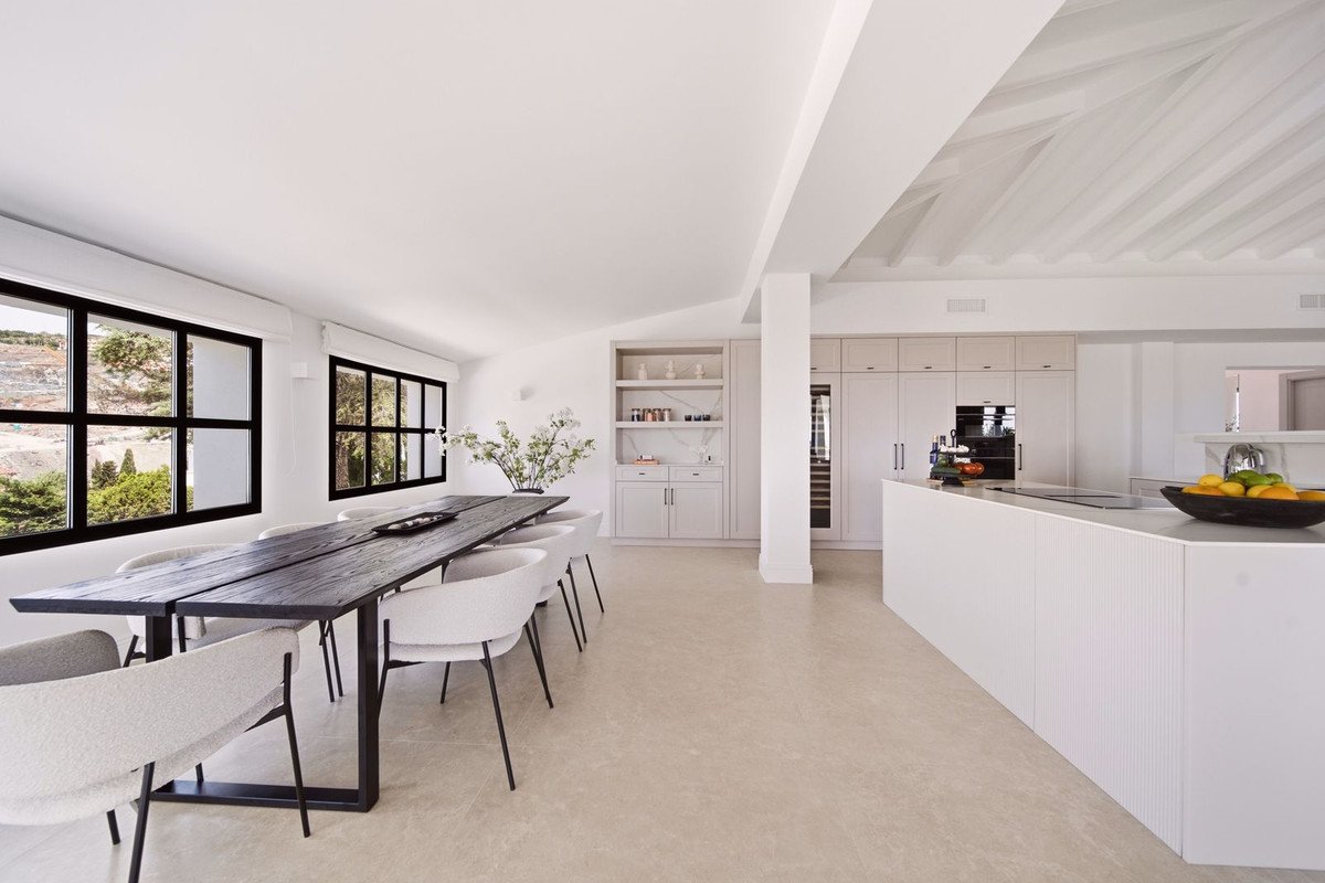 5 Bed Detached Villa in Benahavís