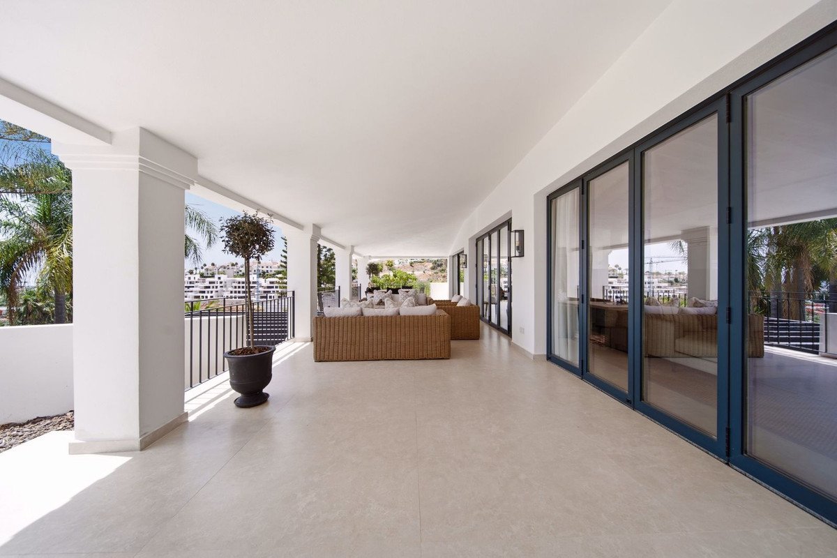 5 Bed Detached Villa in Benahavís