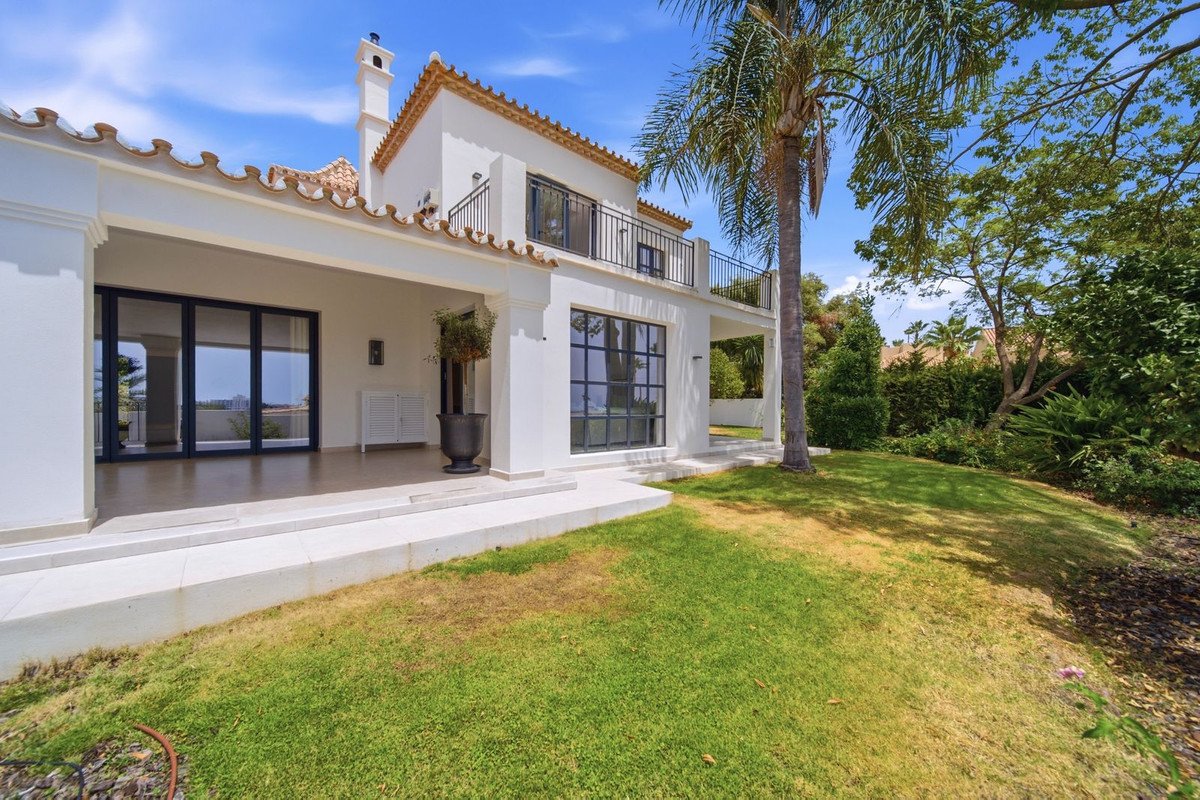 5 Bed Detached Villa in Benahavís