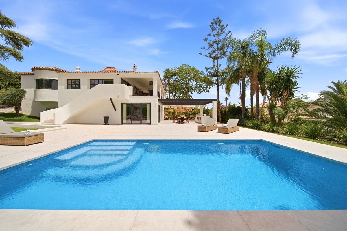 5 Bed Detached Villa in Benahavís