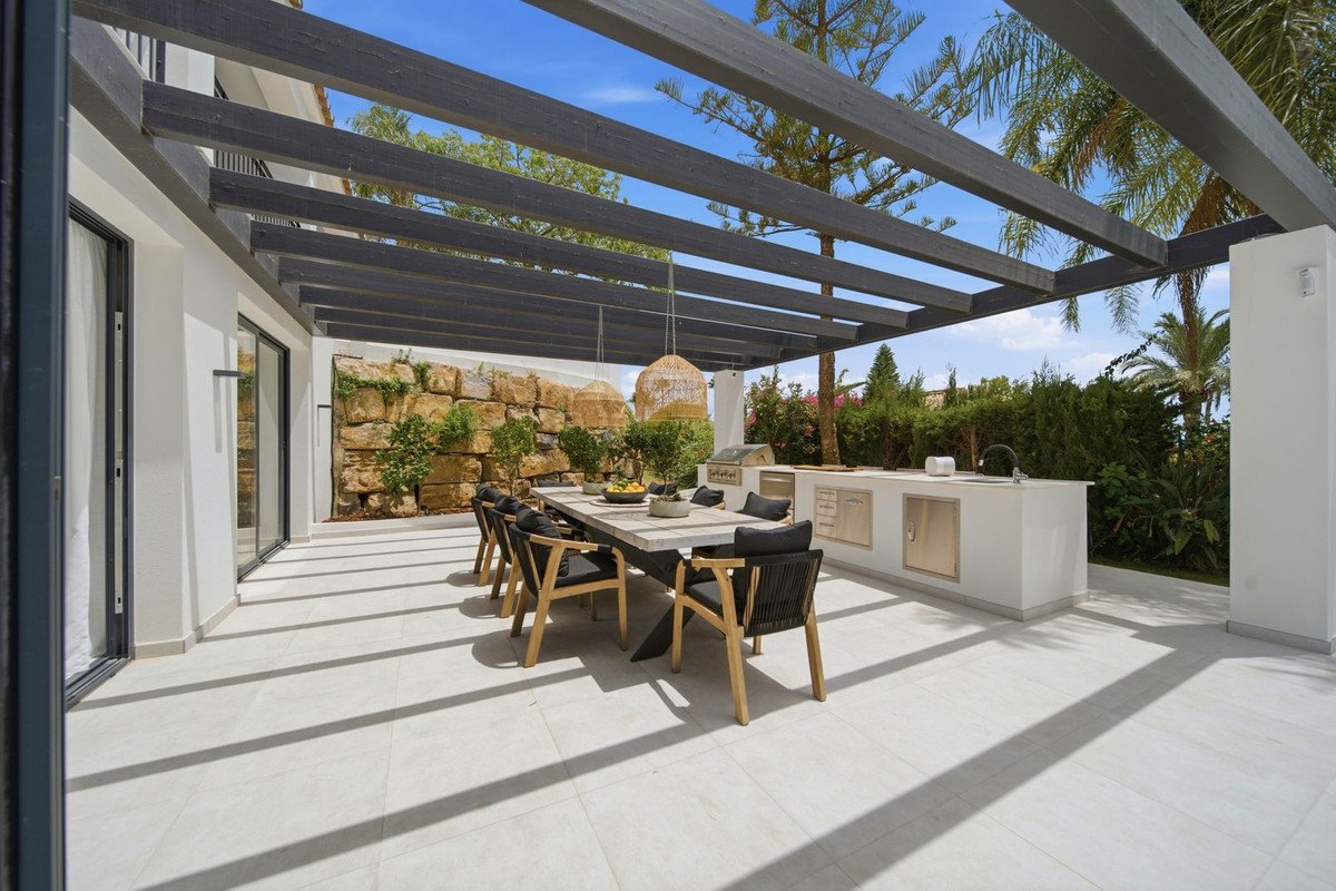 5 Bed Detached Villa in Benahavís